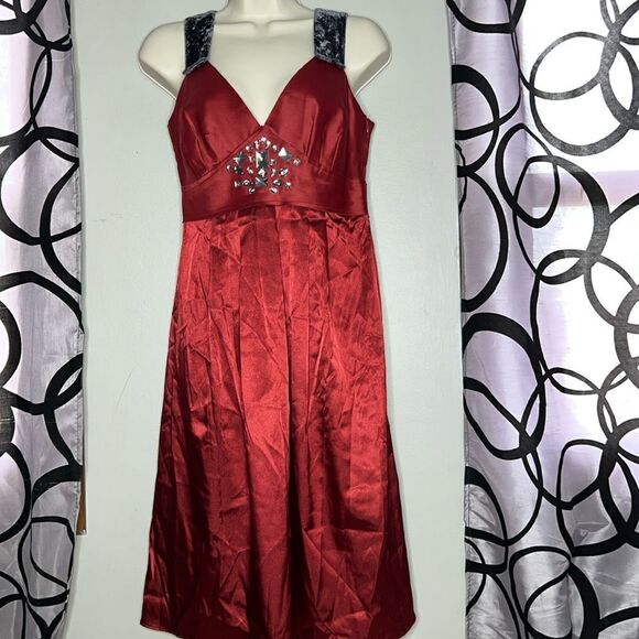 Simply Vera Vera Wang Women's Empire Waist Satin Pleated Rust Dress Size 2 - Picture 1 of 9